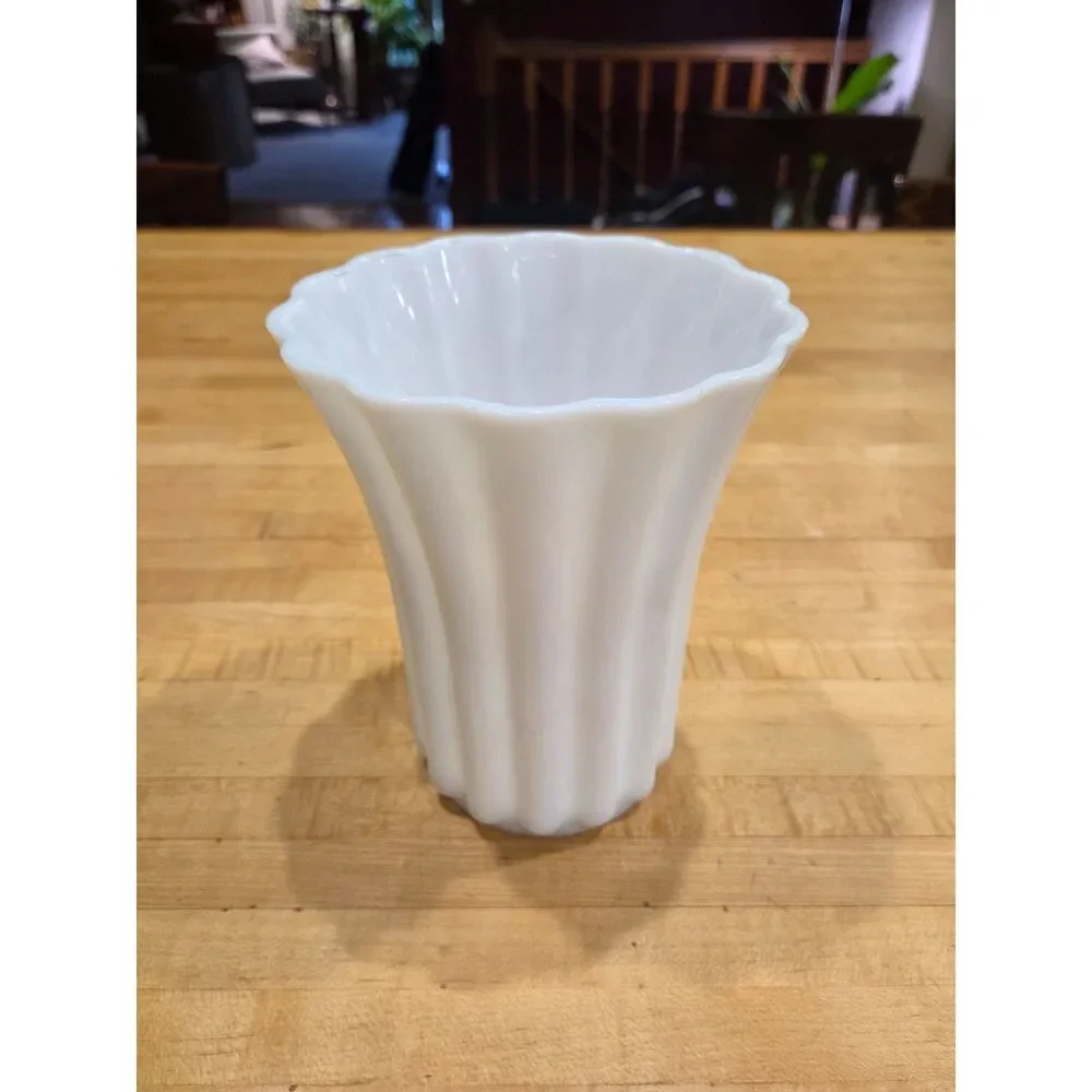 Antique White Milk Glass Fluted Fan Vase Straw Marks Scalloped Edge Antique 7.5
